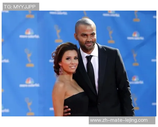 外国足球明星与妻子携手共度人生旅程的浪漫故事与幸福瞬间